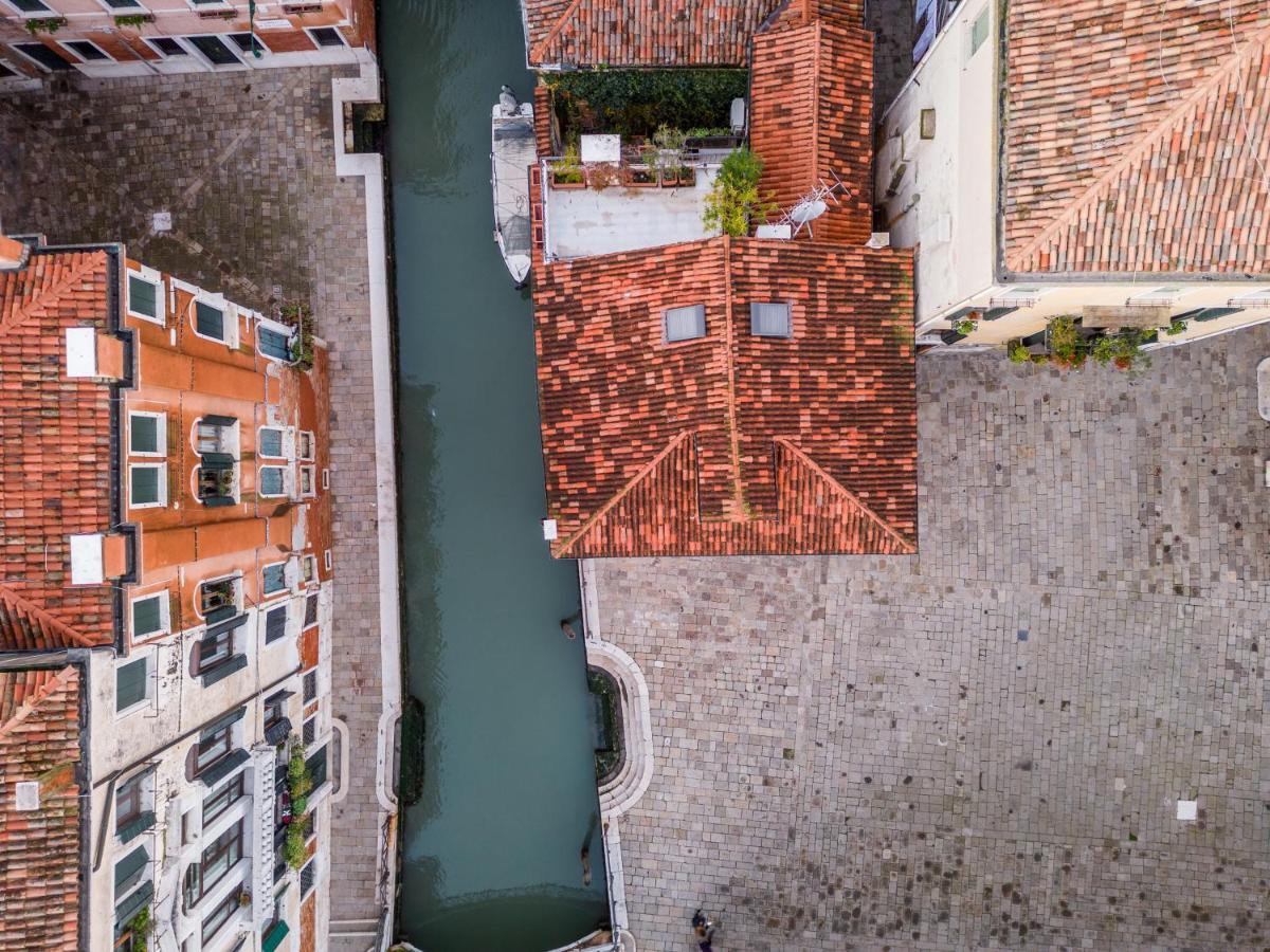 Garden Mansion With Private Mooring R&R Apartment Veneţia Exterior foto